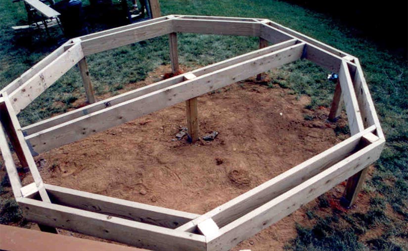 Sub-structure framing for straight decking.